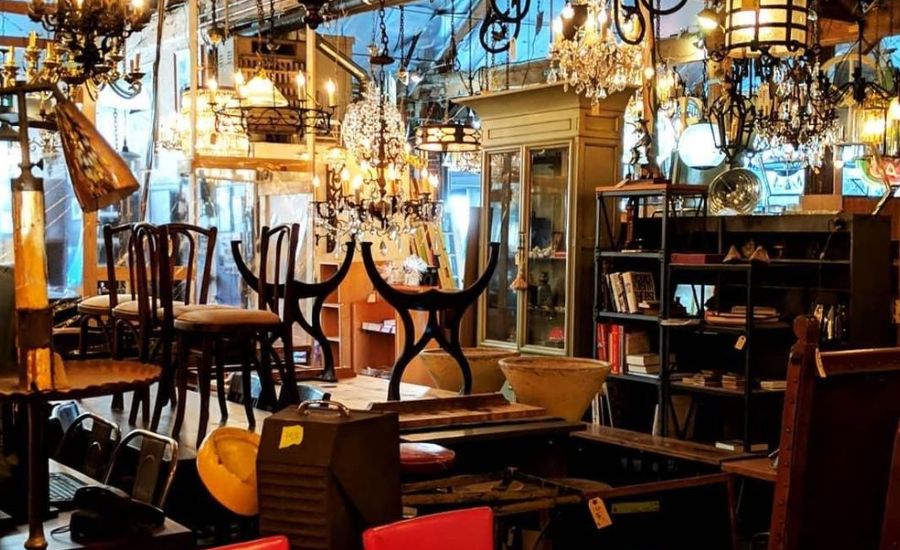 Auction Houses Specialising in Vintage Chandeliers Near 90804